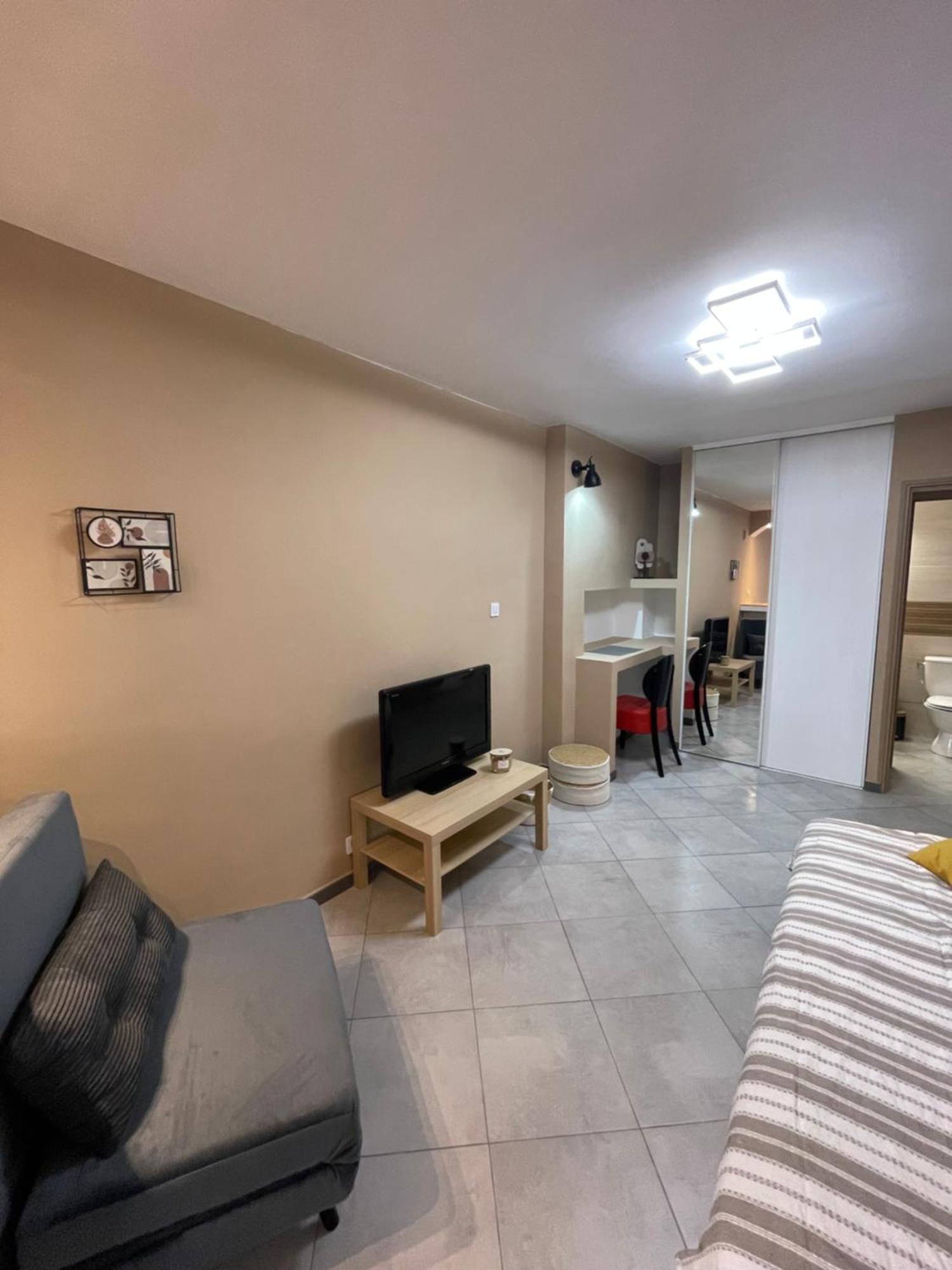 M&s Neuf Climatise Centre Historique Apartment *